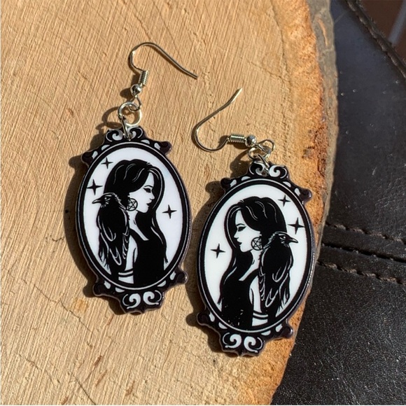 Dark Theme Grunge Sparrow On Shoulder Halloween Spooky Season Witch Earrings - Picture 3 of 4